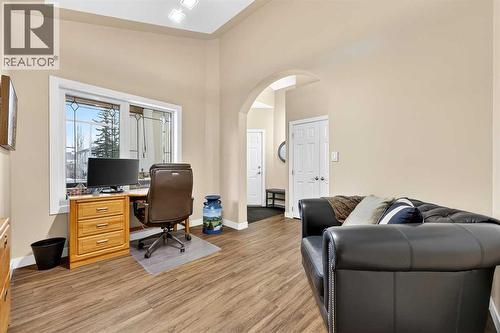 Flex room has view to front sun porch, gardens and park island space - 509 Riverview Place Se, Calgary, AB - Indoor