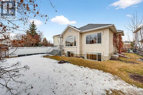 Property lot is a whopping 647  sq metres! - 509 Riverview Place Se, Calgary, AB - Outdoor