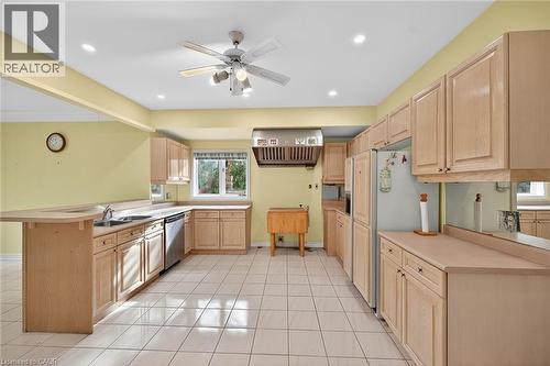 5089 Forest Hill Drive, Mississauga, ON - Indoor Photo Showing Kitchen With Double Sink