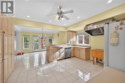 5089 Forest Hill Drive, Mississauga, ON - Indoor Photo Showing Kitchen With Double Sink