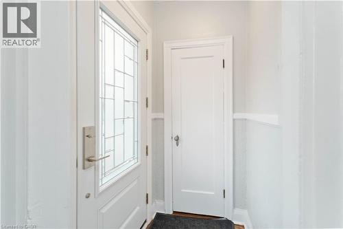 136 Ivon Avenue, Hamilton, ON - Indoor Photo Showing Other Room