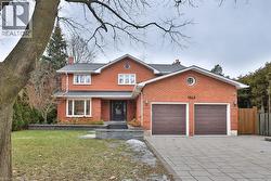 1863 FRIAR TUCK Court  Mississauga, ON L5K 2L4