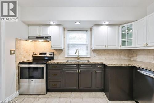 71 Mississauga Road N, Mississauga, ON - Indoor Photo Showing Kitchen