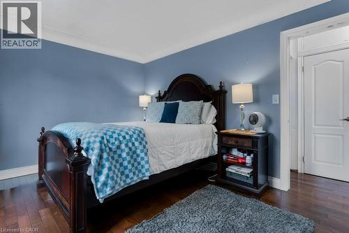 6782 Dorchester Road, Niagara Falls, ON - Indoor Photo Showing Bedroom