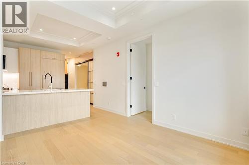123 Maurice Drive Unit# 307, Oakville, ON - Indoor Photo Showing Kitchen