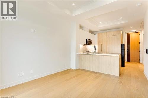123 Maurice Drive Unit# 307, Oakville, ON - Indoor Photo Showing Kitchen