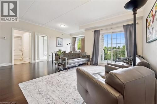 1440 Gordon Street Unit# 122, Guelph, ON - Indoor Photo Showing Living Room