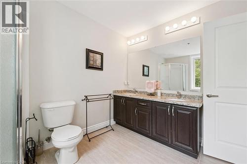 1440 Gordon Street Unit# 122, Guelph, ON - Indoor Photo Showing Bathroom