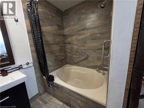 220 Emerald Street N, Hamilton, ON - Indoor Photo Showing Bathroom