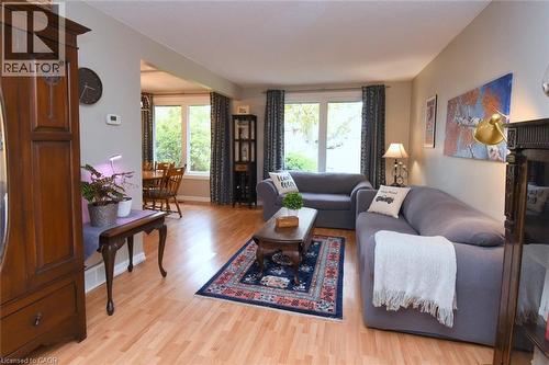 119 Gemini Drive, Hamilton, ON - Indoor Photo Showing Living Room