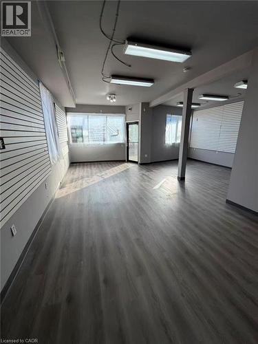 8 Caithness Street E, Caledonia, ON 