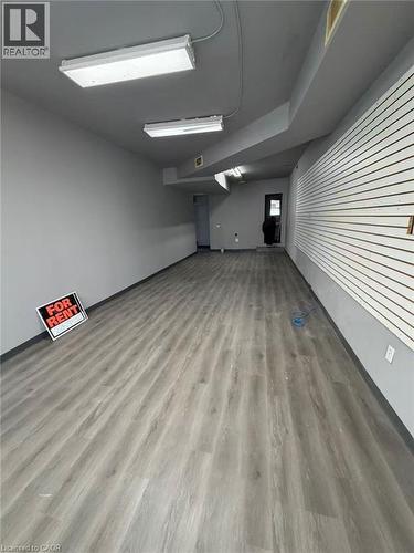 8 Caithness Street E, Caledonia, ON 