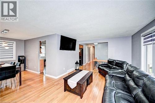 288 Salisbury Avenue, Cambridge, ON - Indoor Photo Showing Living Room
