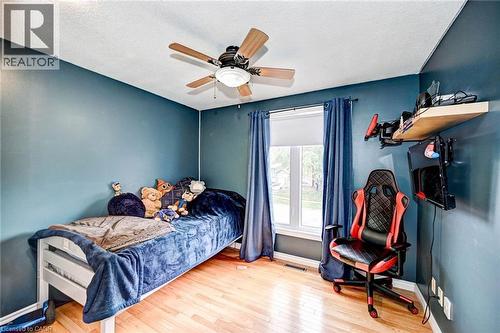 288 Salisbury Avenue, Cambridge, ON - Indoor Photo Showing Bedroom