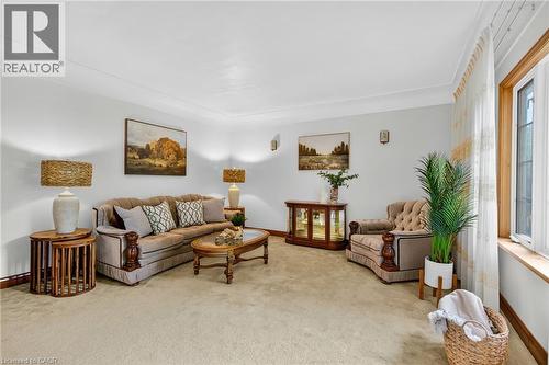 961 Danforth Avenue, Burlington, ON - Indoor Photo Showing Living Room