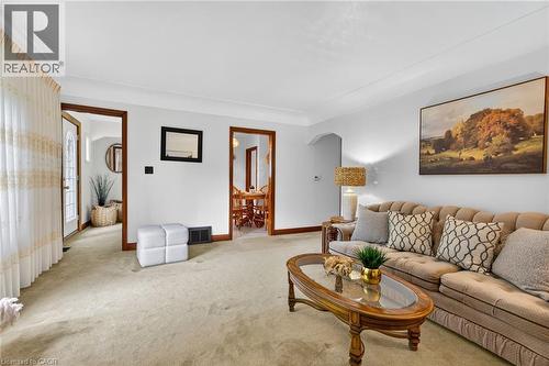 961 Danforth Avenue, Burlington, ON - Indoor Photo Showing Living Room