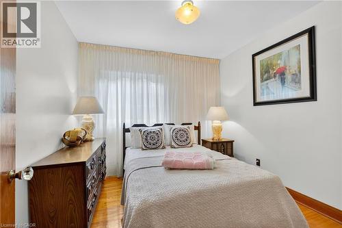 961 Danforth Avenue, Burlington, ON - Indoor Photo Showing Bedroom