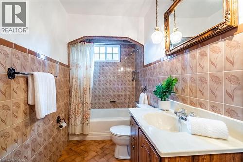 961 Danforth Avenue, Burlington, ON - Indoor Photo Showing Bathroom