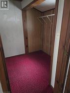 Small cabin bedroom - 