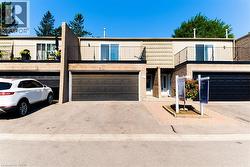 1011 WHITE OAK Drive Unit# 2  Burlington, ON L7T 2L3