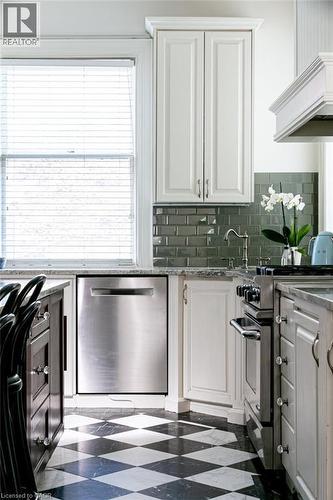 3 Turner Avenue, Hamilton, ON - Indoor Photo Showing Kitchen