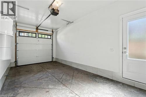 199 Hunter Street W, Hamilton, ON - Indoor Photo Showing Garage