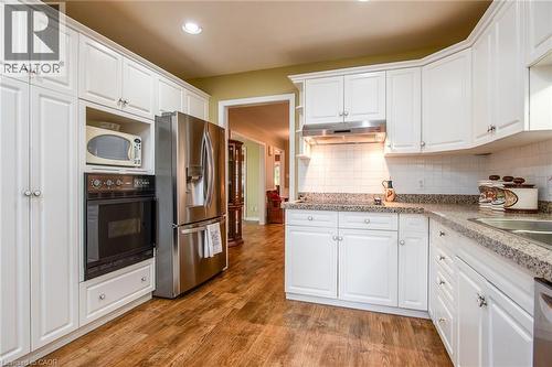 372 Gatestone Boulevard, Waterloo, ON - Indoor Photo Showing Kitchen