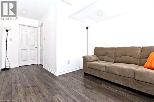355 Hobbs Crescent, Milton, ON - Indoor Photo Showing Living Room
