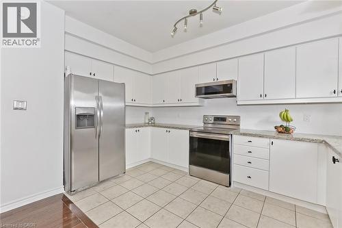 355 Hobbs Crescent, Milton, ON - Indoor Photo Showing Kitchen