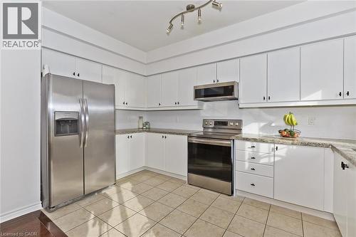 355 Hobbs Crescent, Milton, ON - Indoor Photo Showing Kitchen
