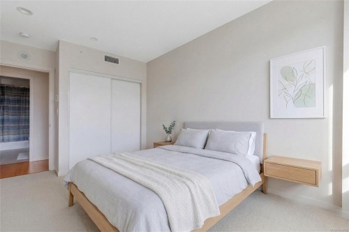 1004-38 Front St, Nanaimo, BC - Indoor Photo Showing Bedroom