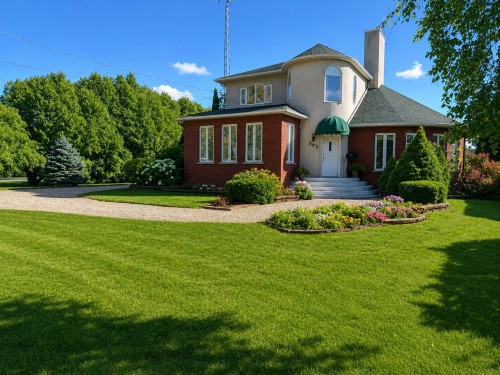 865 Rue Principale  Saint-Zotique, QC J0P 1Z0