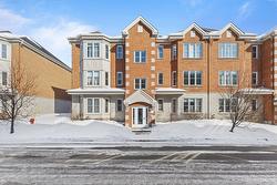 1557 Av. de la Gare  Mascouche, QC J7K 0M3