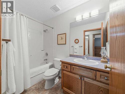 Main Floor Bathroom - 301 Arbour Cliff Close Nw, Calgary, AB - Indoor Photo Showing Bathroom
