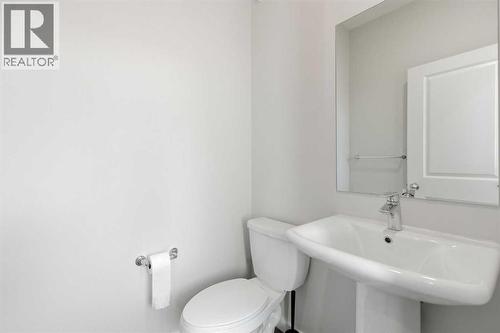 61 Savanna Link Ne, Calgary, AB - Indoor Photo Showing Bathroom