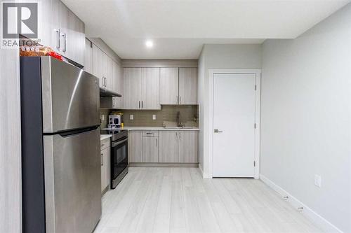 61 Savanna Link Ne, Calgary, AB - Indoor Photo Showing Kitchen