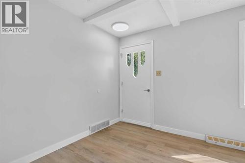 Entrance - 5923 Centre Street Nw, Calgary, AB - Indoor Photo Showing Other Room