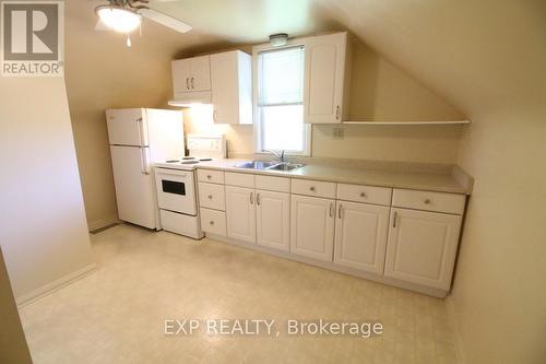 106 Haig Street, St. Catharines, ON - Indoor Photo Showing Kitchen With Double Sink