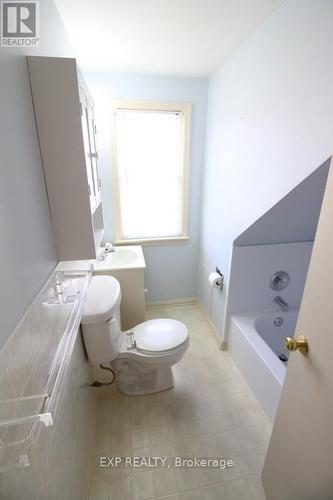 106 Haig Street, St. Catharines, ON - Indoor Photo Showing Bathroom