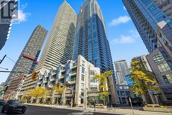 4801 - 2191 YONGE STREET  Toronto, ON M4S 3H8