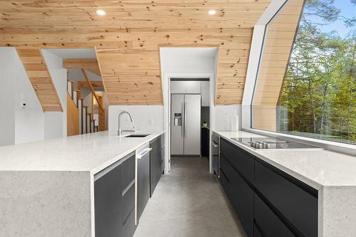 Cuisine - 481 Côte St-Patrick, Saint-Colomban, QC - Indoor Photo Showing Kitchen