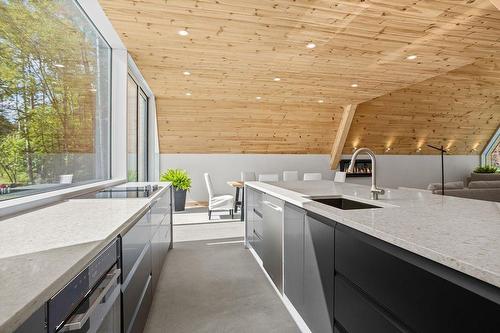 Cuisine - 481 Côte St-Patrick, Saint-Colomban, QC - Indoor Photo Showing Kitchen With Upgraded Kitchen