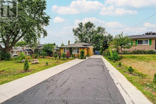 16 ARROWFLIGHT DRIVE  Markham, ON L3P 1S1