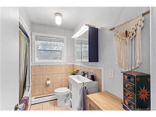 100 Charing Cres, Fredericton, NB 