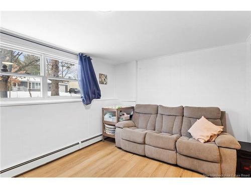 100 Charing Cres, Fredericton, NB 