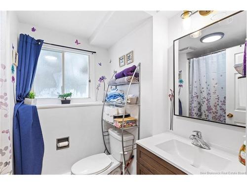 100 Charing Cres, Fredericton, NB 