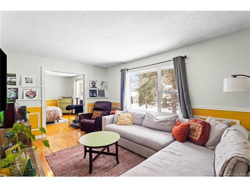 100 Charing Cres, Fredericton, NB 