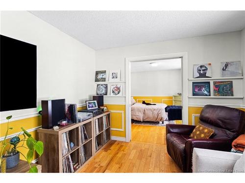 100 Charing Cres, Fredericton, NB 