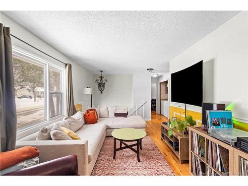 100 Charing Cres, Fredericton, NB 