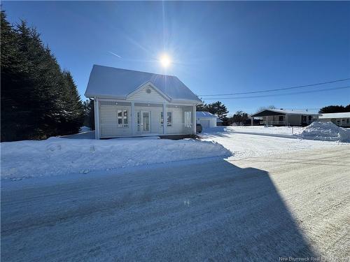 17 Evangeline St, Saint-Quentin, NB 